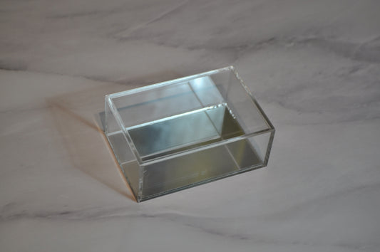 Caja transparente con espejo